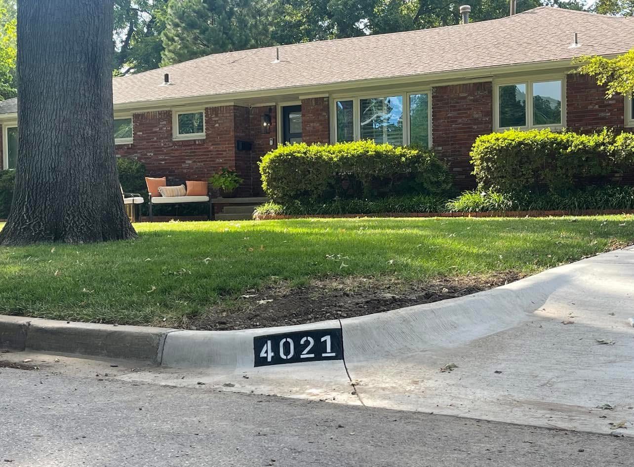 Curb address number painted in Catoosa, OK by Okie Curb Paint